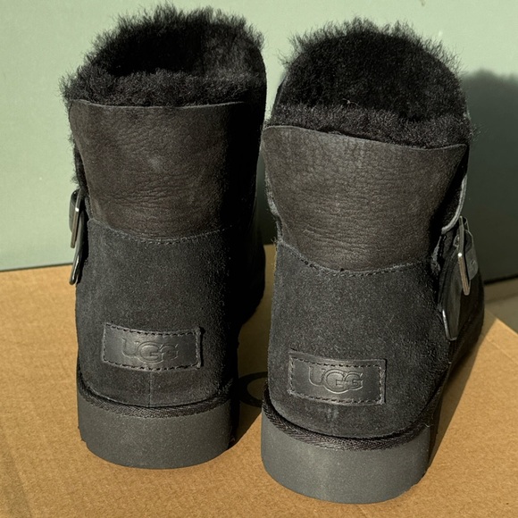 UGG Romely Short Buckle Boots - Picture 6 of 12